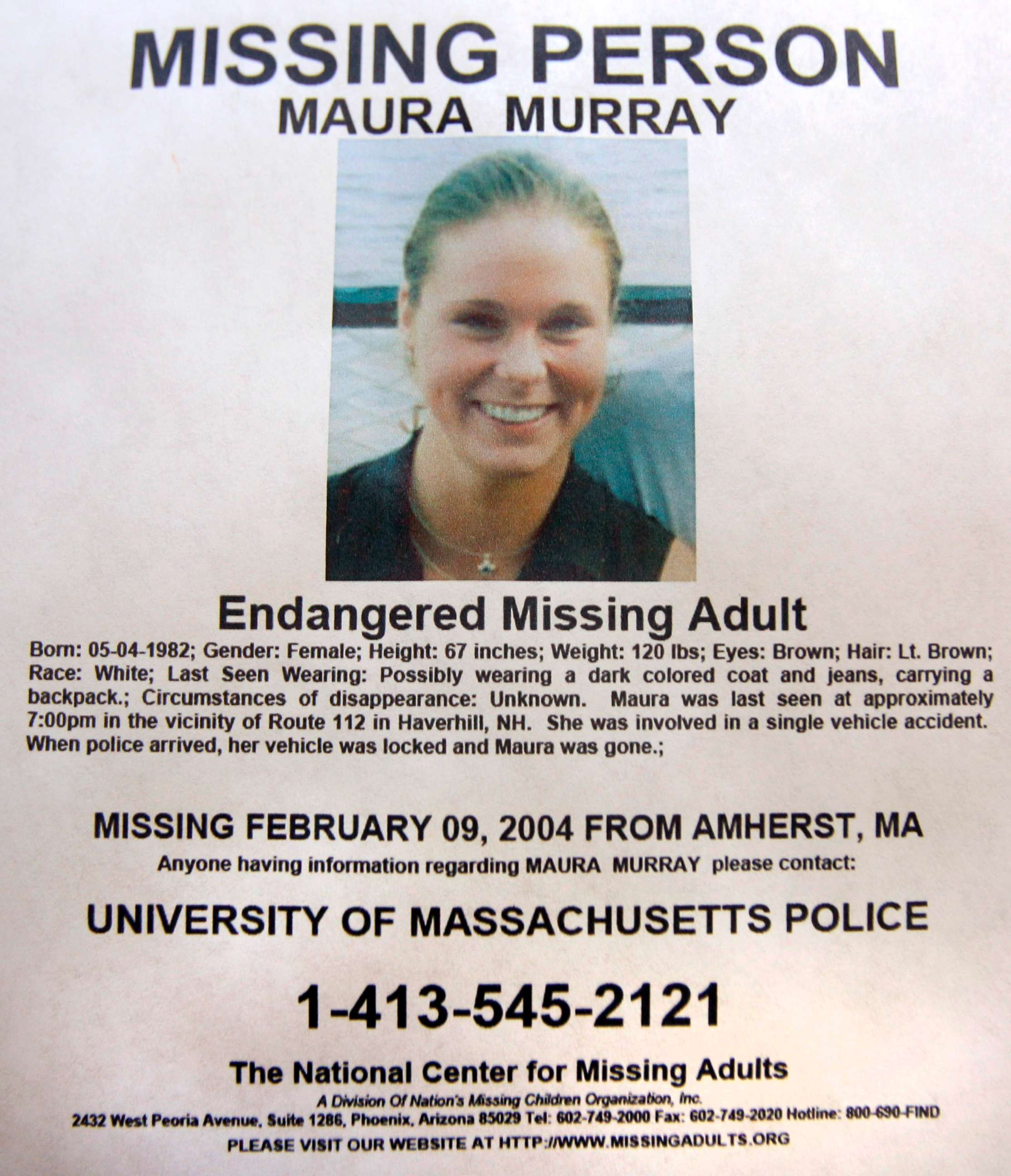 PHOTO: A missing person poster of Maura Murray hangs in the lobby of the police station in Haverhill, N.H., Feb. 4, 2014.