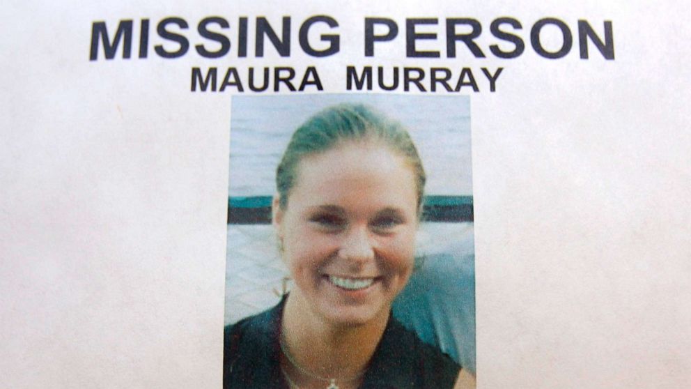 PHOTO: A missing person poster of Maura Murray hangs in the lobby of the police station in Haverhill, N.H., Feb. 4, 2014.