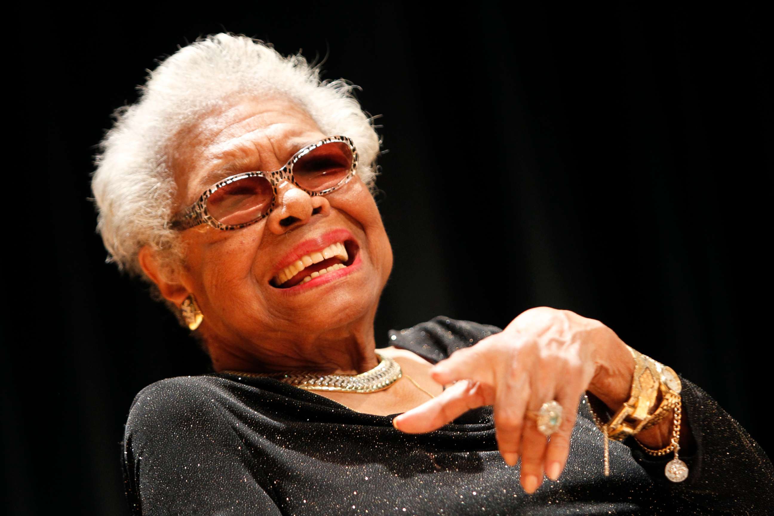 PHOTO: Maya Angelou answers questions at her portrait unveiling at the Smithsonian's National Portrait Gallery on Saturday, April 5, 2014, in Washington.
