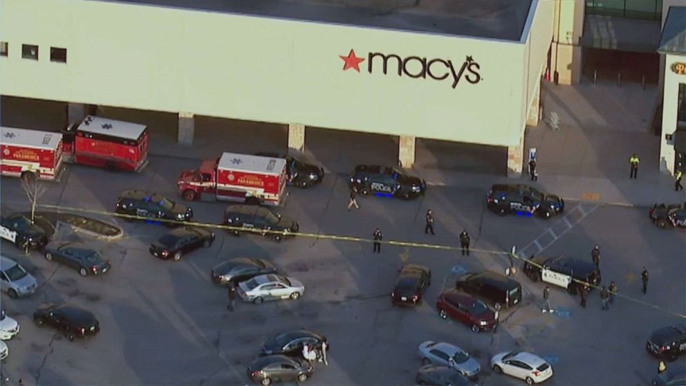 PHOTO: Police and ambulance crews respond to reports of a shooting at Mayfair Mall in Wauwatosa, Wisc., Nov. 20, 2020.