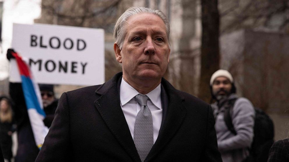 PHOTO: Former FBI agent Charles McGonigal arrives at Manhattan Federal Court in New York on Feb. 9, 2023.