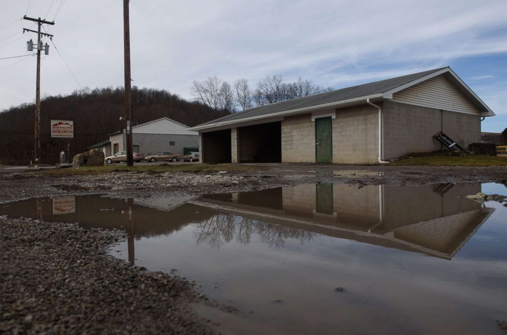 PHOTO: Ed's Car Wash sits quiet after police cleared the scene where several people were found dead and one injured after a shooting, Jan. 28, 2018 in Melcroft, Pa.