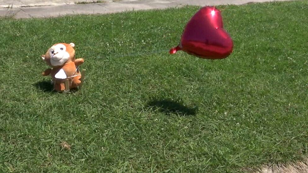 PHOTO: A stuffed animal and balloon are left in Baton Rouge, La., as a memorial for Kenisha Johnson on April 17, 2023.