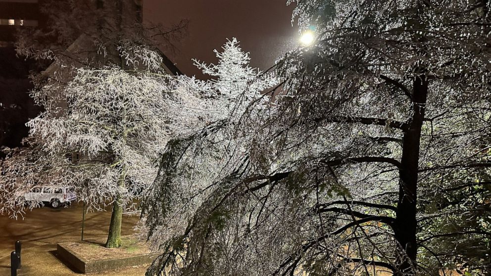 PHOTO: Freezing rain was spotted in Memphis, Jan. 31, 2023.