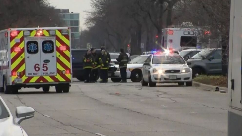 PHOTO: A Chicago police officer and several other people were wounded after a shooting attack at Mercy Hospital in Chicago, Nov. 19, 2018. 