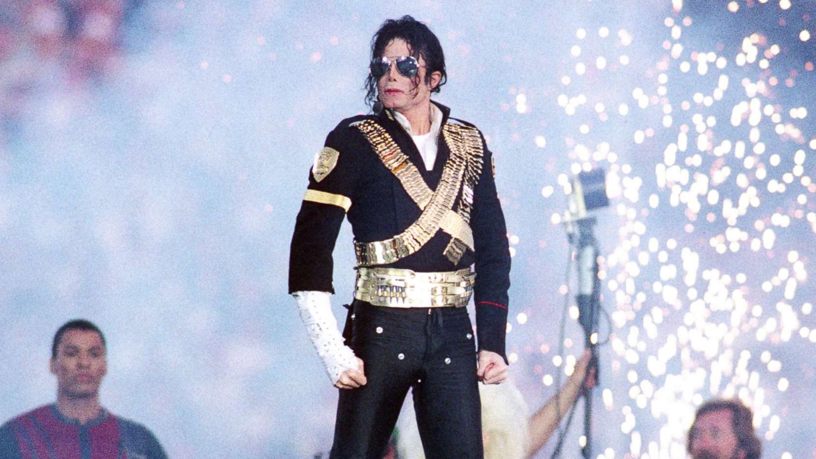 PHOTO: Michael Jackson performs during halftime at the Super Bowl XXVII on Jan. 31, 1993, at the Rose Bowl in Pasadena, Calif.