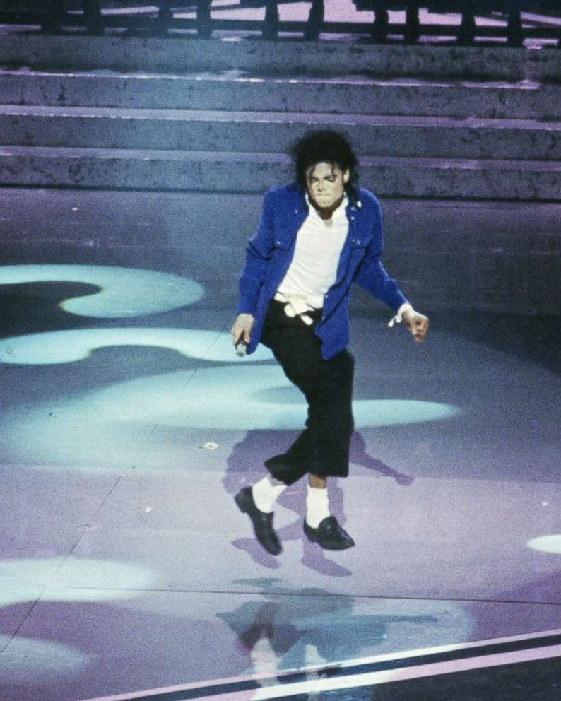 How Michael Jackson learned to 'moonwalk' - ABC News