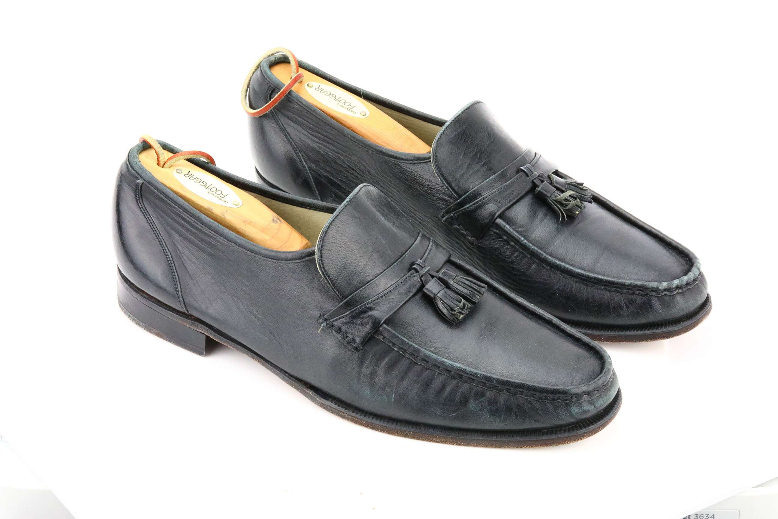 PHOTO: Michael Jackson's black loafers that he wore when performing the moonwalk onstage for the first time will be auctioned off by GWS Auctions.