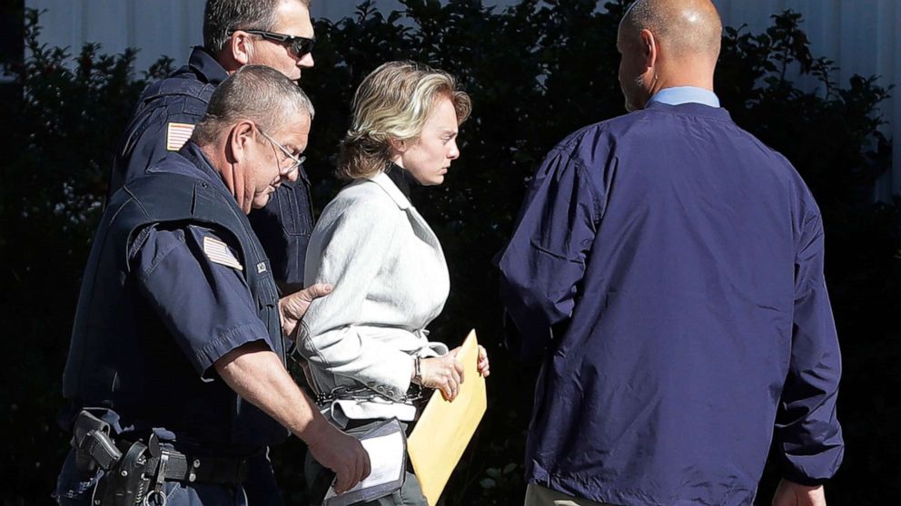 PHOTO:Michelle Carter, center, is escorted to a parole hearing, Sept. 19, 2019, in Natick, Mass.