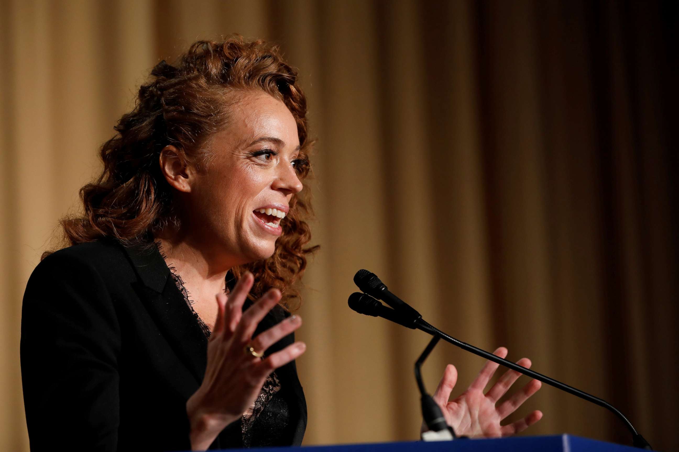 PHOTO: Comedian Michelle Wolf performs at the White House Correspondents' Association dinner in Washington, April 28, 2018.