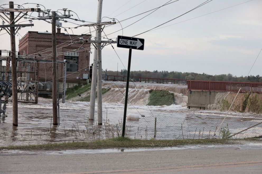 PHOTO: Floodwaters overflow at Sanford Dam, Michigan, May 19, 2020.