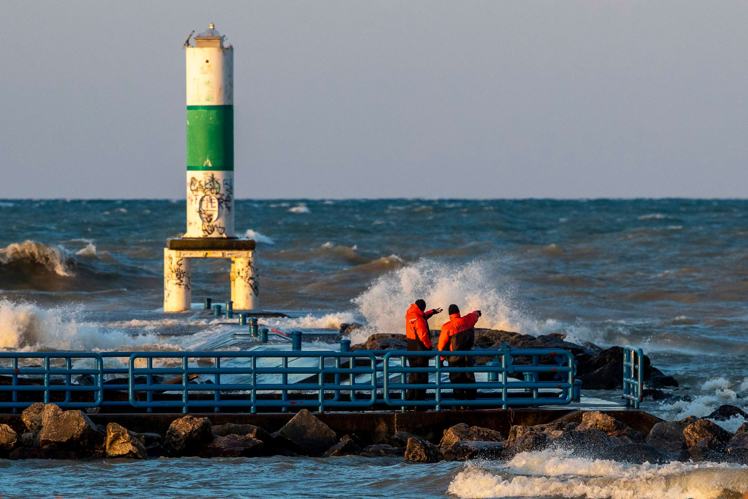 PHOTO: Rescue crews search for a 16-year-old girl, Jan. 2, 2020, in Holland, Mich., who fell into Lake Michigan after a wave hit the pier at Holland State Park the night before.