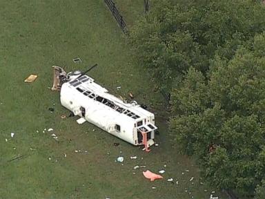 8 killed when bus carrying 53 farmworkers crashes