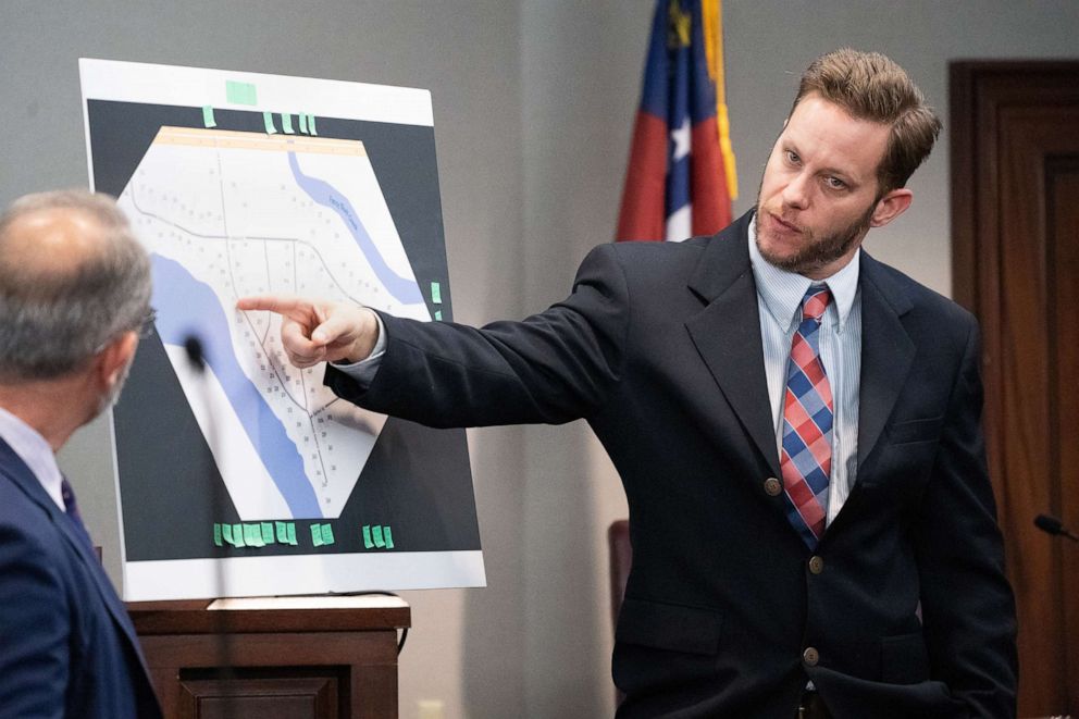 PHOTO: Former Glynn County police officer Ricky Minshew testifies during the trial for the shooting death of Ahmaud Arbery at the Glynn County Courthouse, Nov. 8, 2021, in Brunswick, Ga.