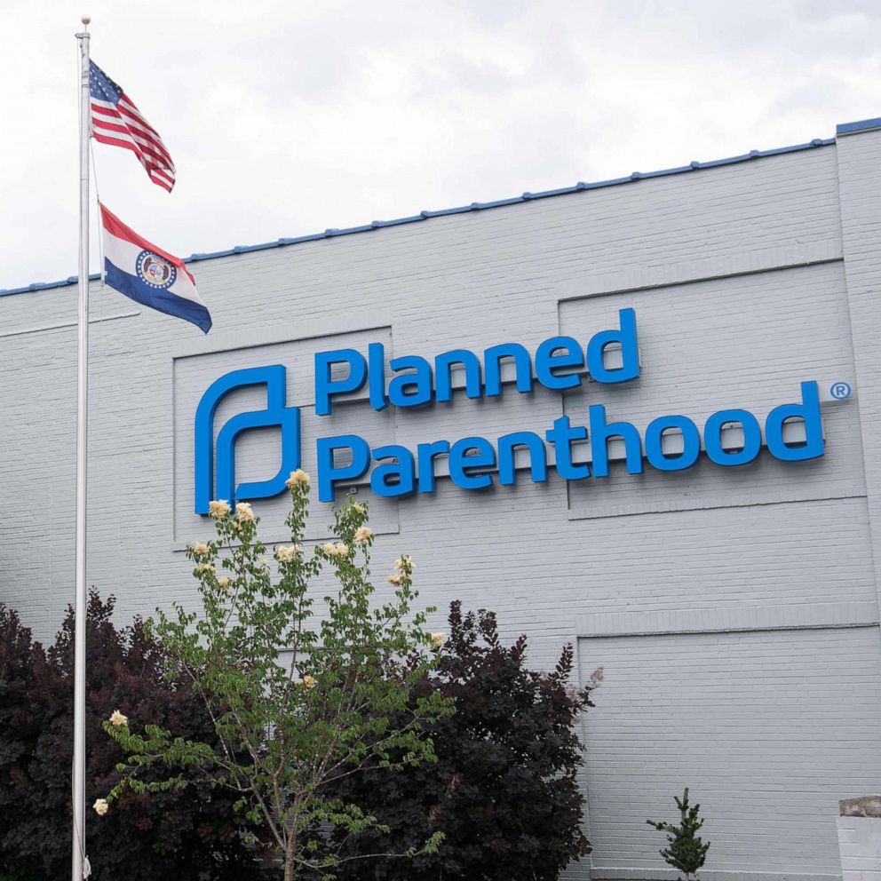 Judge Temporarily Blocks Missouri Abortion Ban From Going Into Effect ...