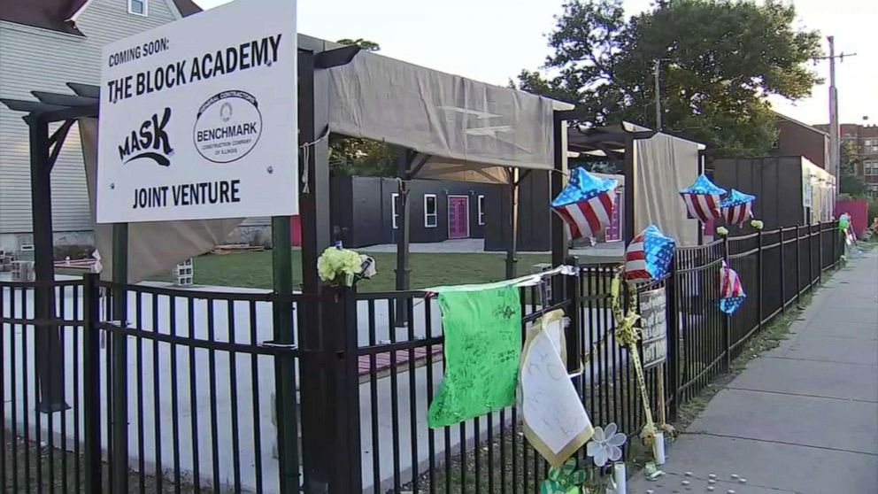 PHOTO: A makeshift memorial in honor of two mothers, Chantell Grant and Andrea Stoudemire, shot and killed in Chicago, July 26, 2019.