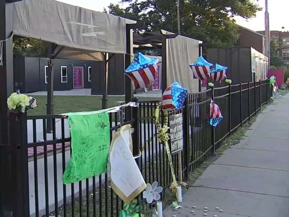PHOTO: A makeshift memorial in honor of two mothers, Chantell Grant and Andrea Stoudemire, shot and killed in Chicago, July 26, 2019.