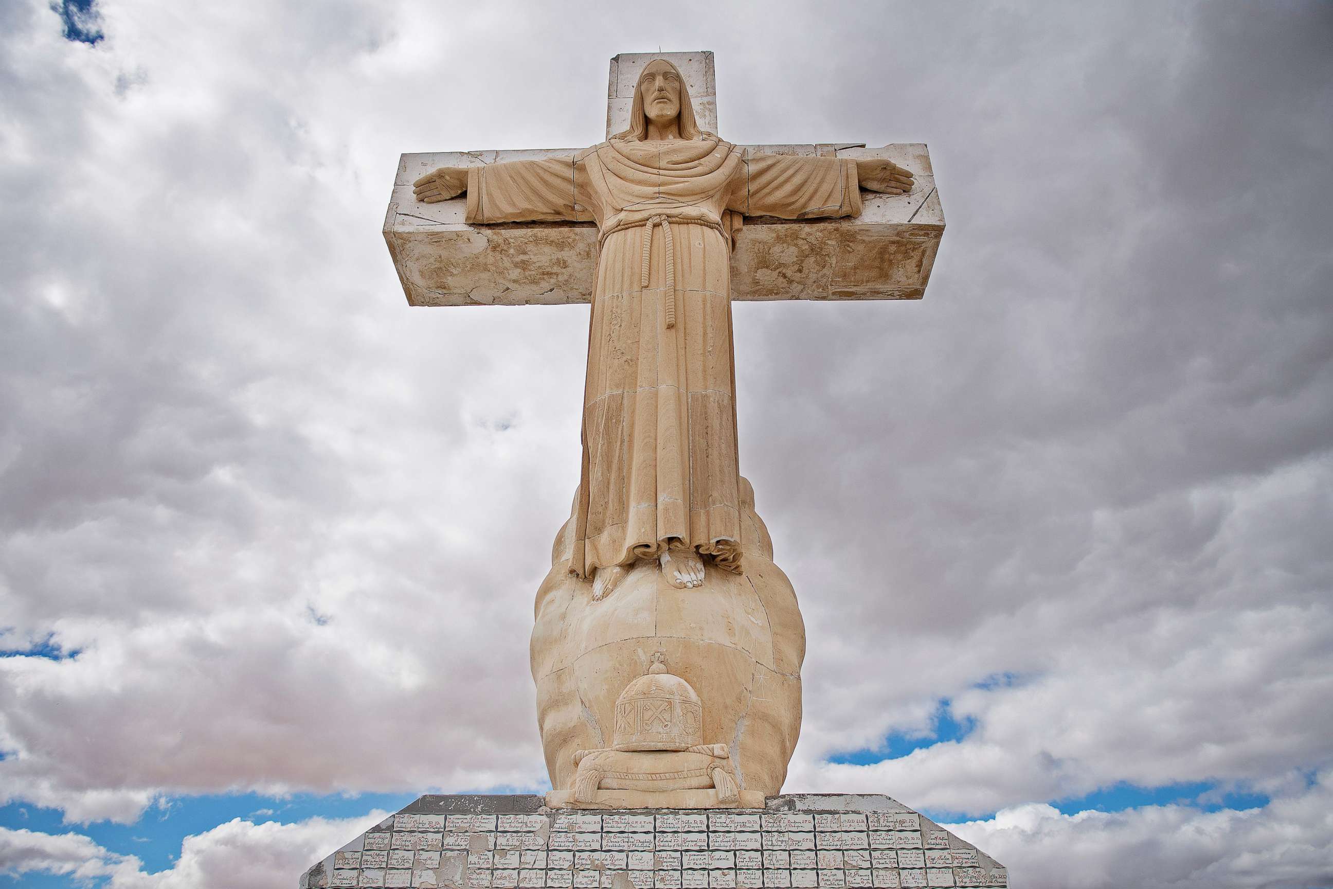 PHOTO: A limestone statue of Jesus Christ stands atop Mount Cristo Rey in Sunland Park, N.M., on the US/Mexico border, Feb. 19, 2017.