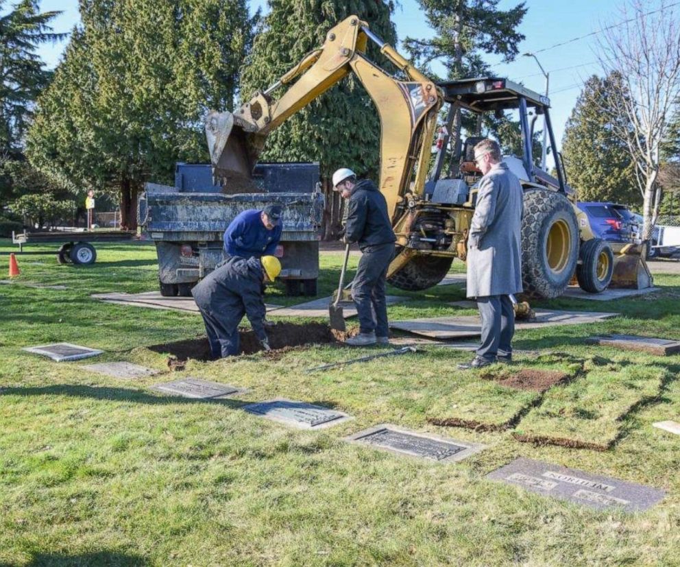 PHOTO: Authorities in Seattle exhume the body of Frank Wypych, suspected in the 1967 murder of 20-year-old Susan Galvin, in order to test his DNA.