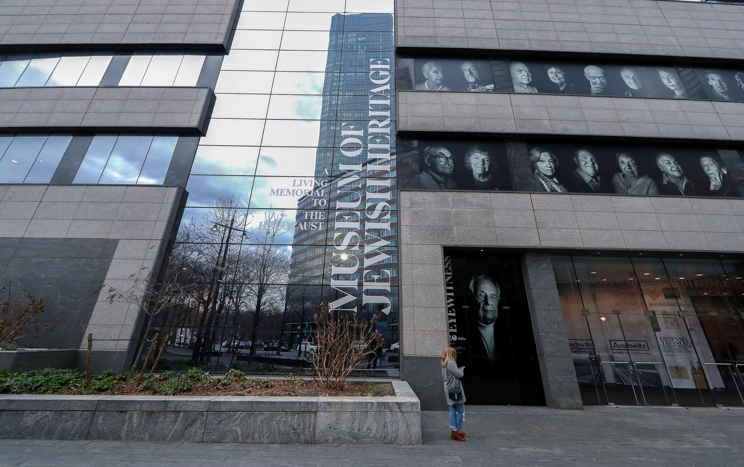 Confederate flag tied to door of Museum of Jewish Heritage in New