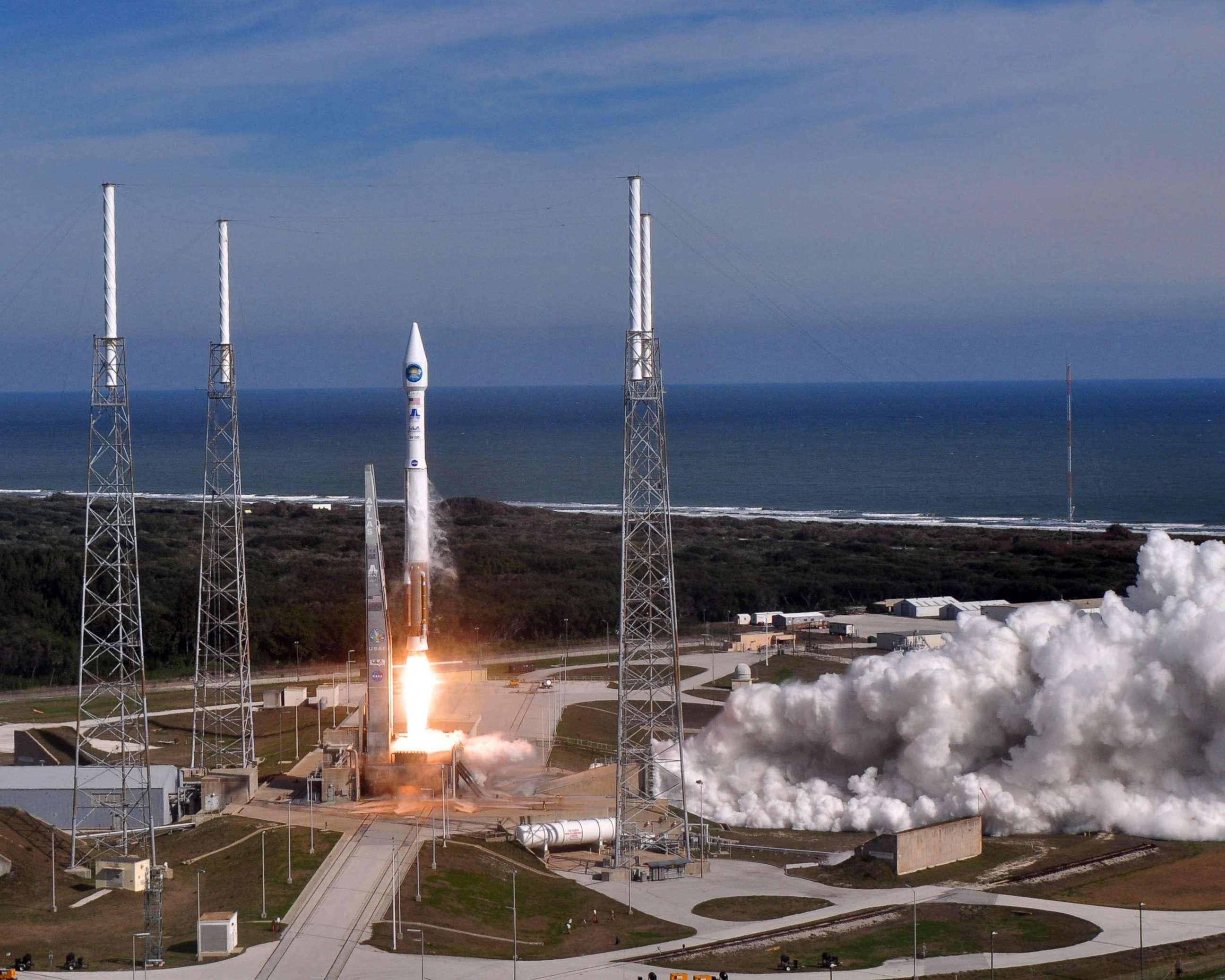 PHOTO: A United Launch Alliance Atlas V launches from Space Launch Complex-41 launch pad, Feb. 11, 2010.
