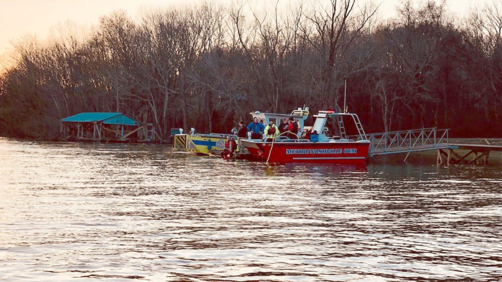 PHOTO: Crews search for Nashville firefighter Jesse Reed who has been missing for over one week.