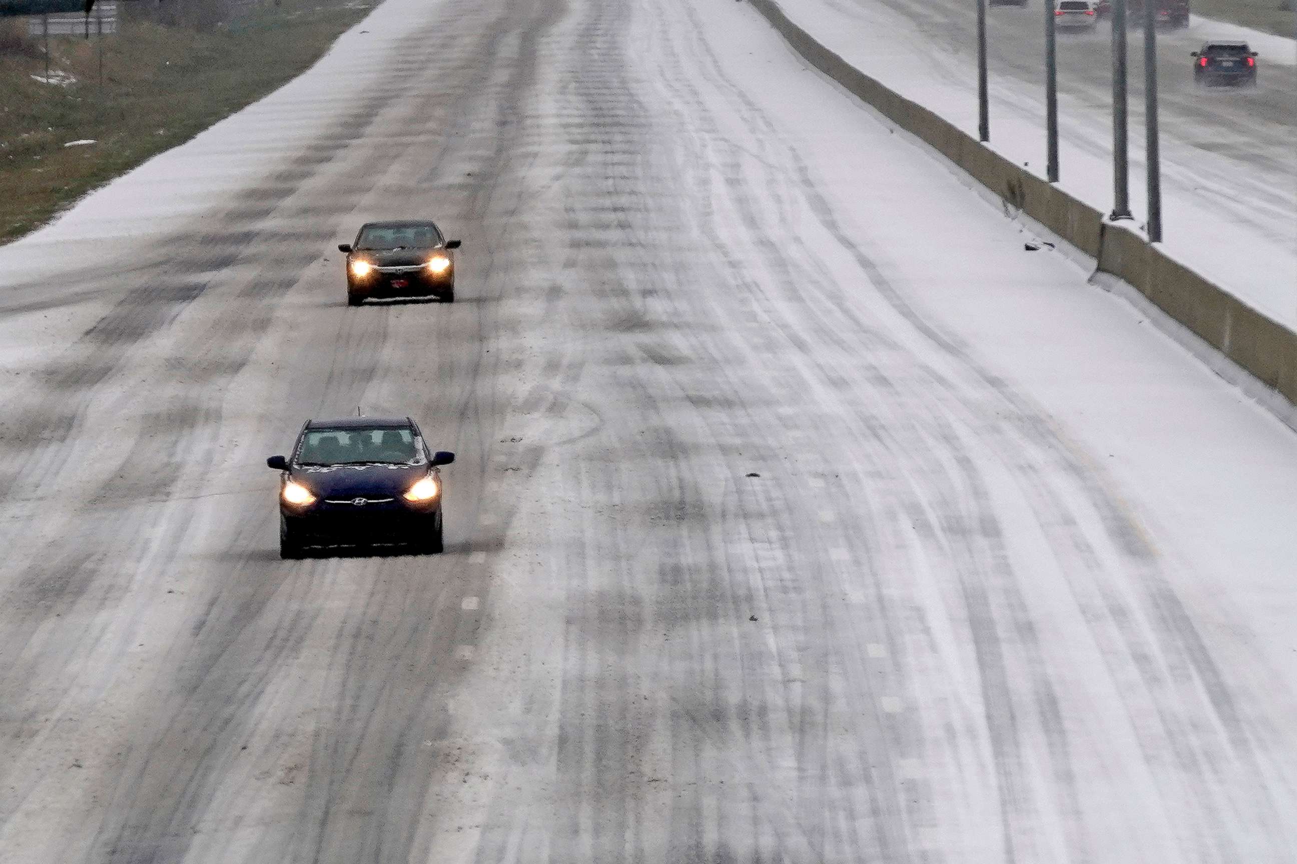 PHOTO: Drivers navigate hazardous road conditions as a winter storm moves through the area near Hillsborough, N.C., Jan. 16, 2022. 