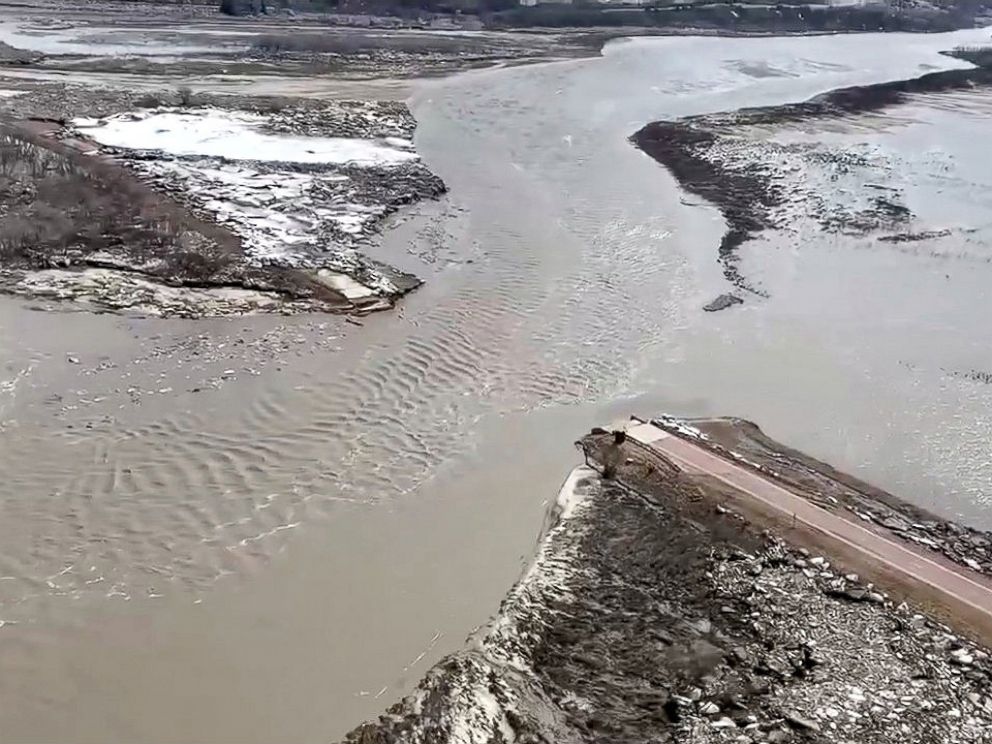 80 Year Old Woman Trapped In Home Among 3 Dead From Historic Flooding In Midwest Abc News 7817