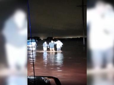 2 dead, hundreds rescued in 'dangerous' New Mexico flash flooding