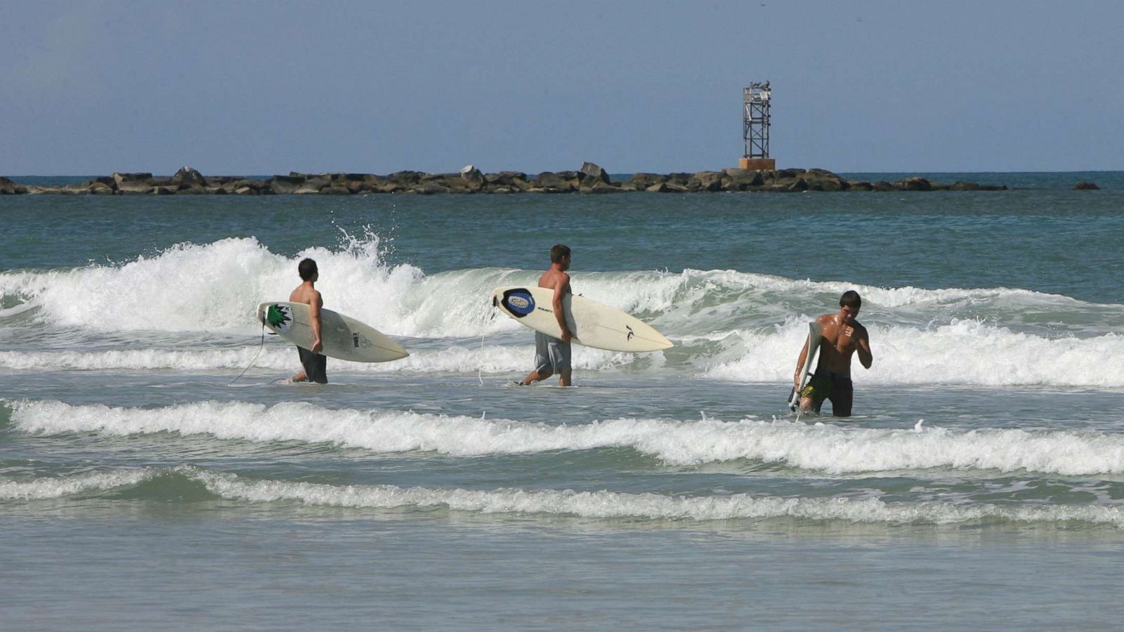 Florida Beach Reports 18 Year Old Surfer Bitten By Shark In Second Attack In 2 Days Abc News