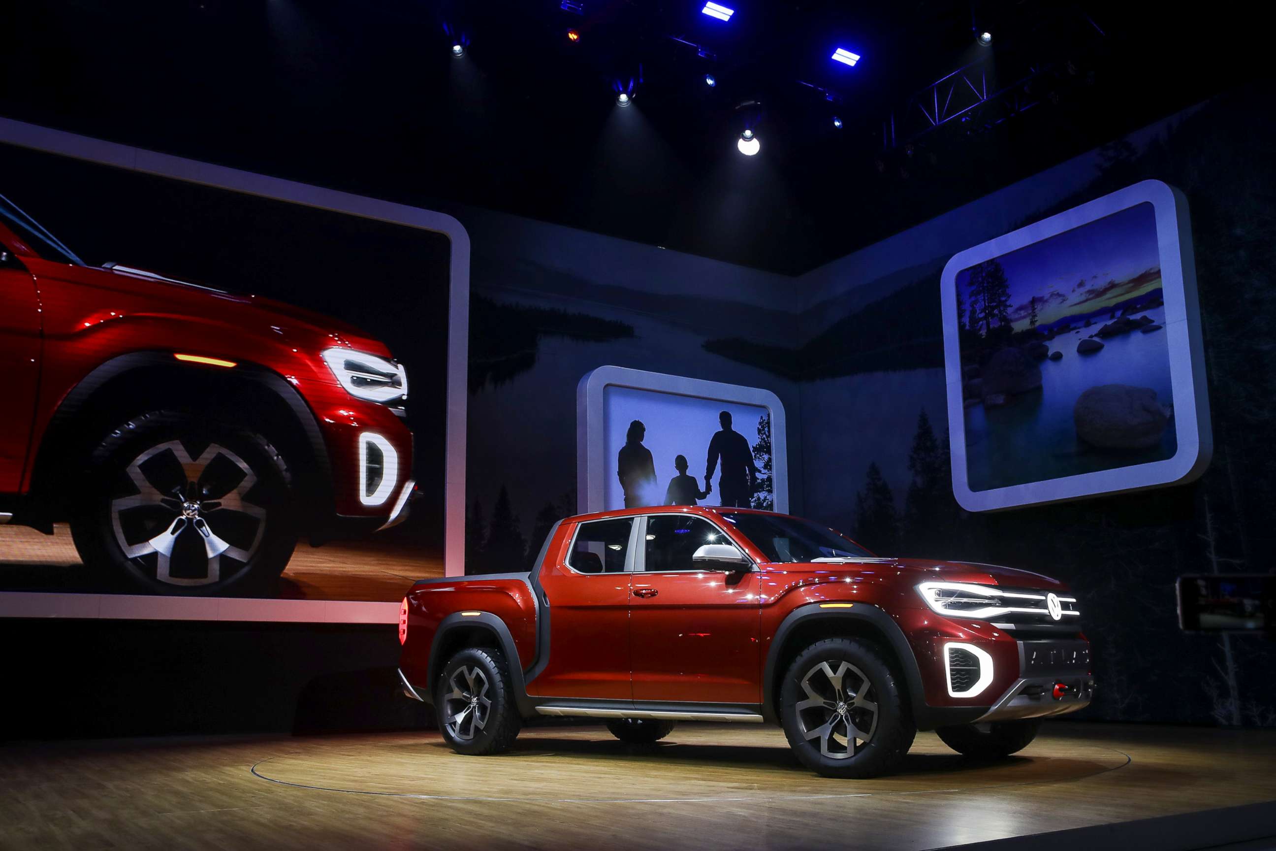 PHOTO: The Volkswagen Atlas Tanoak pickup truck concept is unveiled at the New York International Auto Show, March 28, 2018.