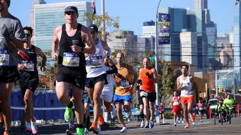 klassisk sammensmeltning Multiplikation Why run a marathon? Pro-athletes and psychologists explain - ABC News