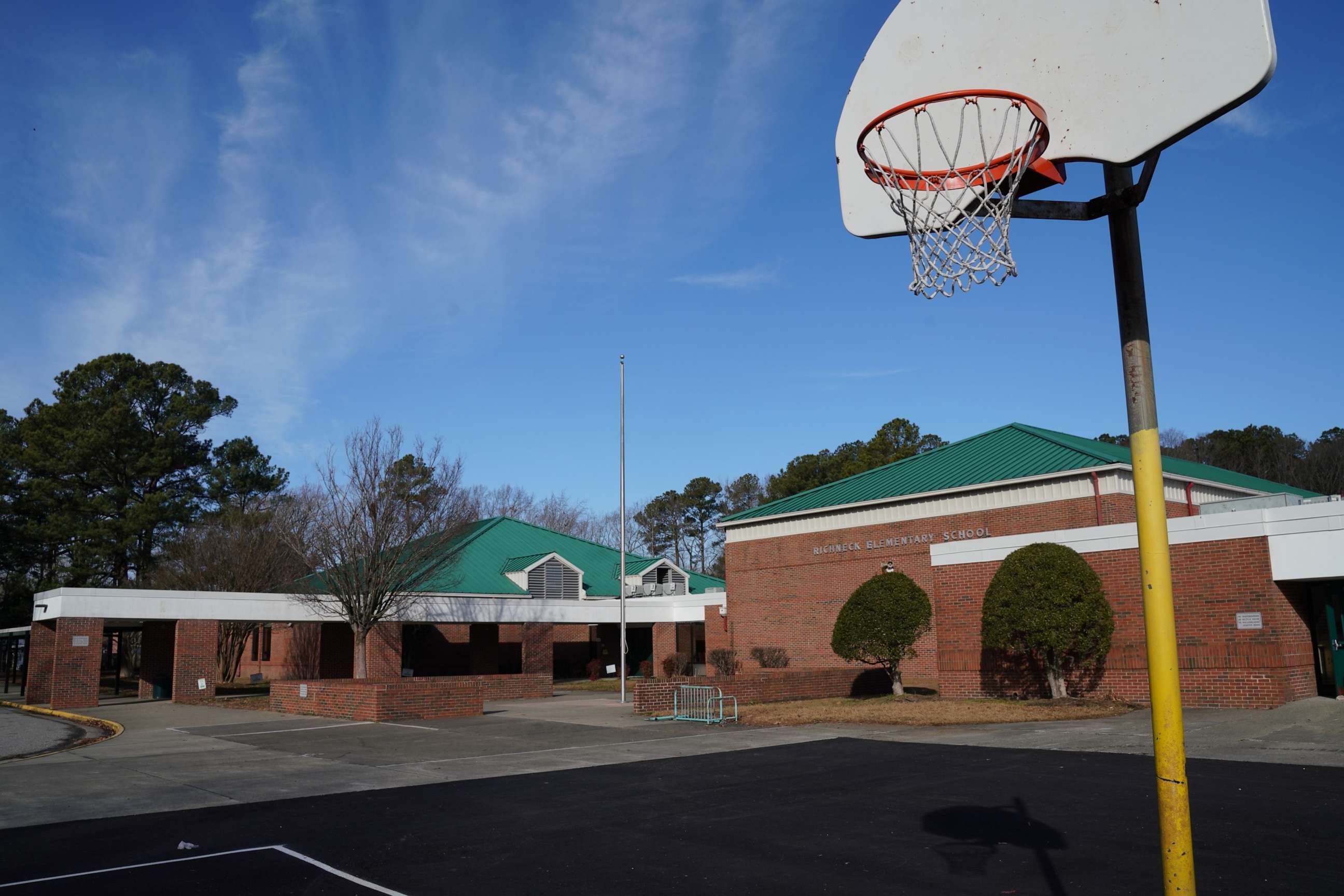 PHOTO: A empty basketball court is seen outside Richneck Elementary School, Jan. 7, 2023, in Newport News, Virginia.