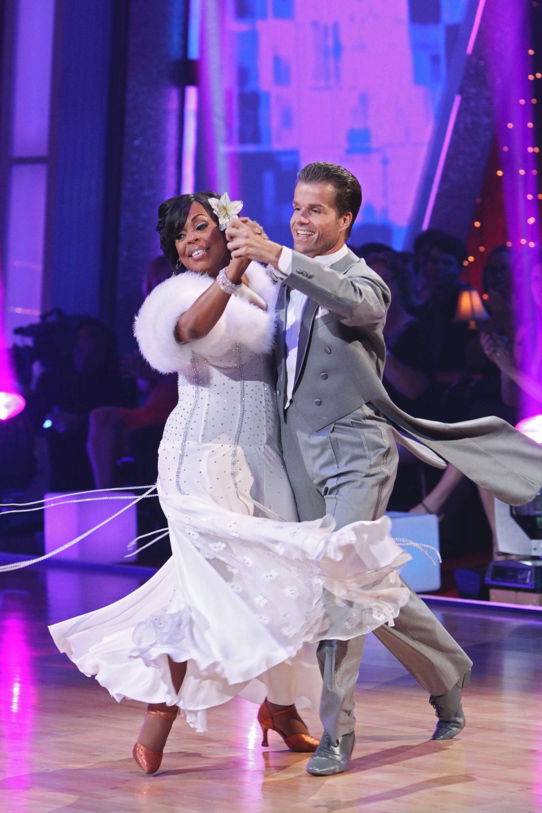 PHOTO: Niecy Nash dances with Louis Van Amstel on ABC's "Dancing with the Stars," May 3, 2010.
