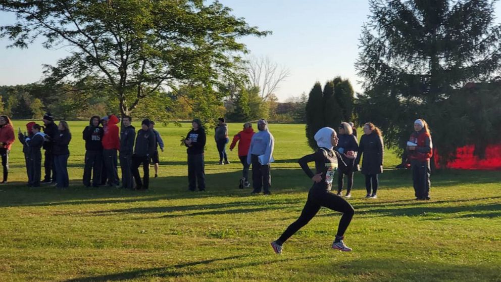 VIDEO: Cross country runner disqualified for wearing hijab