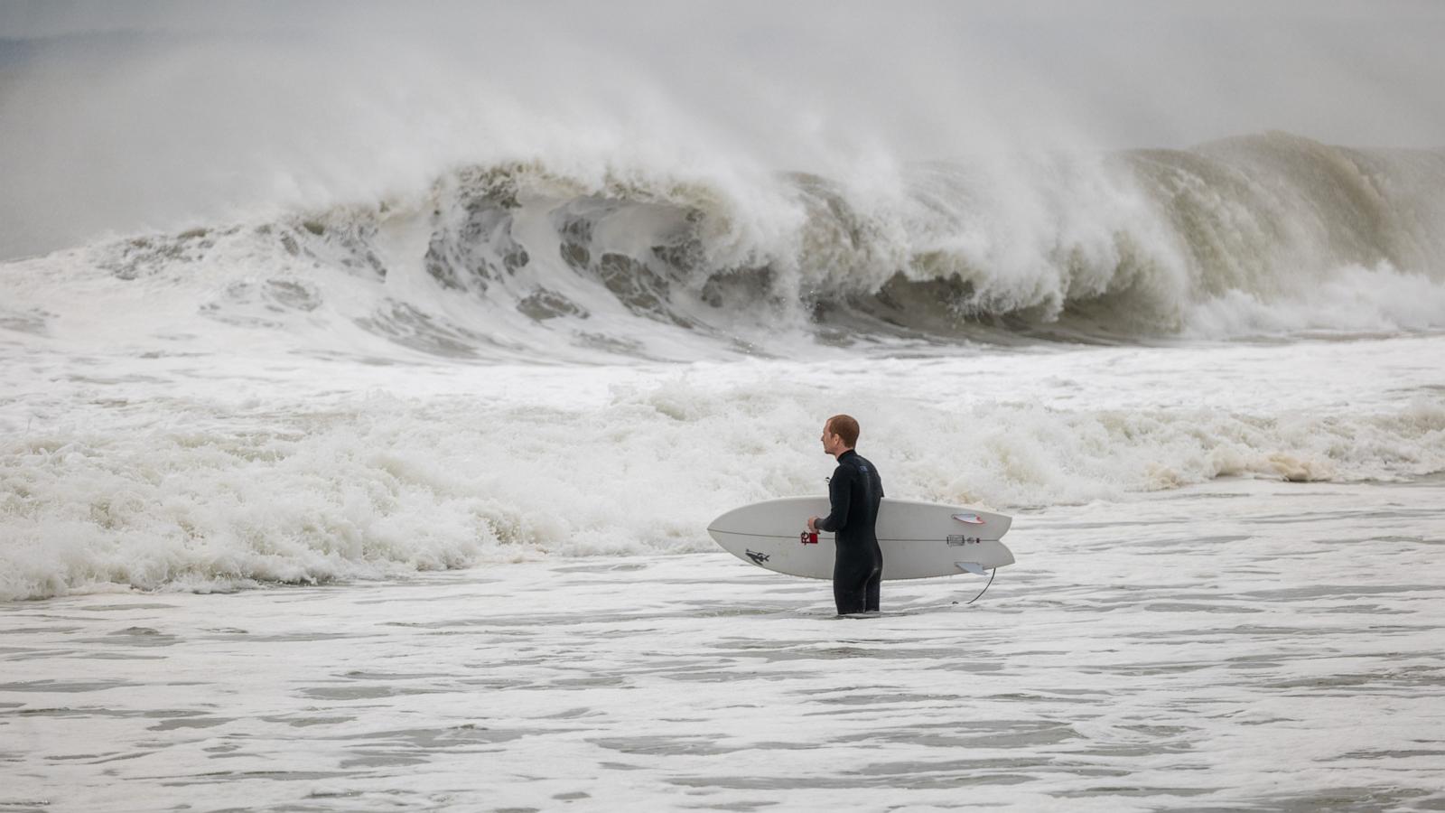 Nor'easter brings strong winds, coastal flooding and high waves to East Coast