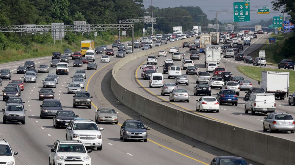 PHOTO: Rush-hour traffic is seen on Interstate 40 near Research Triangle Park, N.C., May 21, 2015.