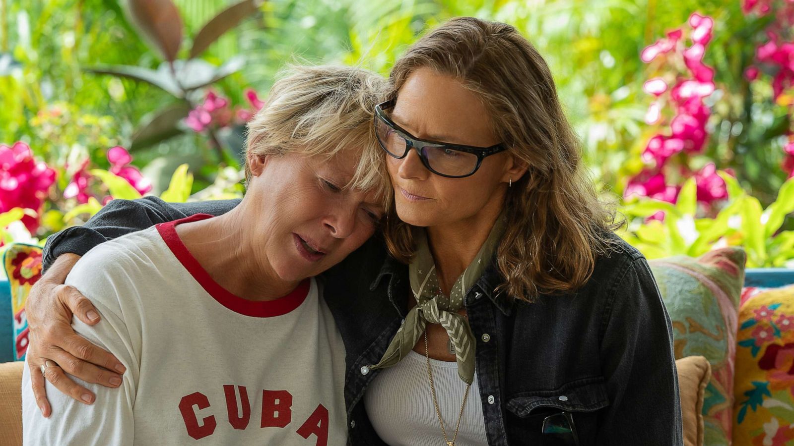 PHOTO: Annette Bening as Diana Nyad and Jodie Foster as Bonnie Stoll in NYAD.