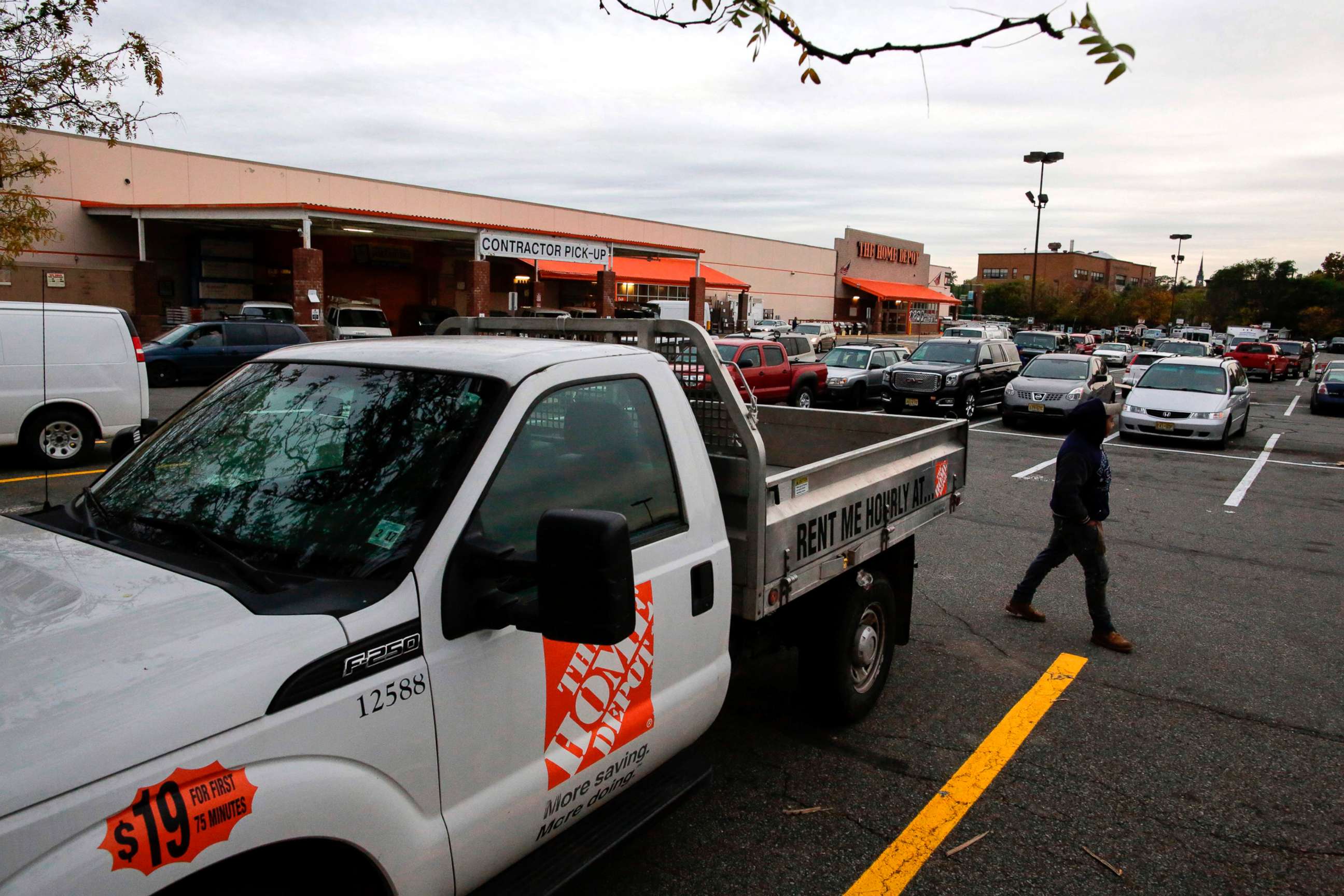 PHOTO: A truck to rent is seen in the parking lot of the Home Depot store where suspect Sayfullah Saipov rented a truck in Paterson, N.J., that he used in an attack in Manhattan, Nov. 1, 2017.