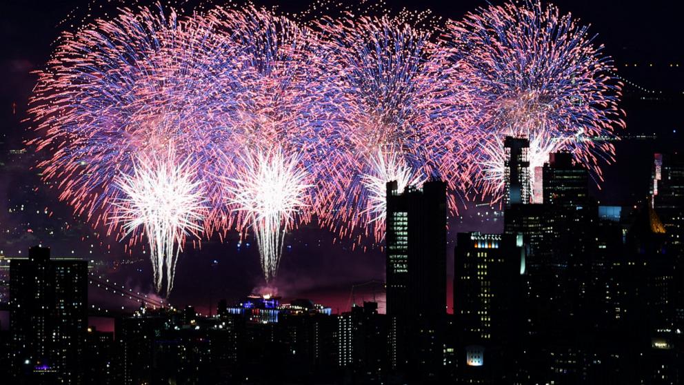 PHOTO: The United States celebrates its 250th anniversary on Independence Day in New York City