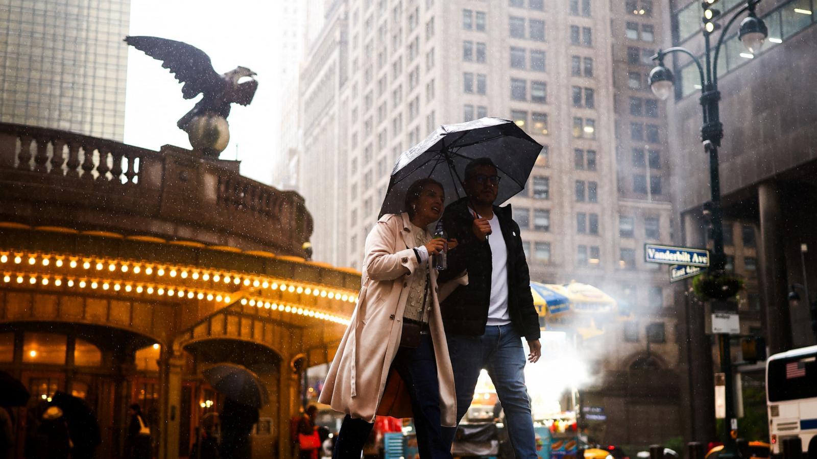 Nor'easter weakens after deadly battering of Northeast