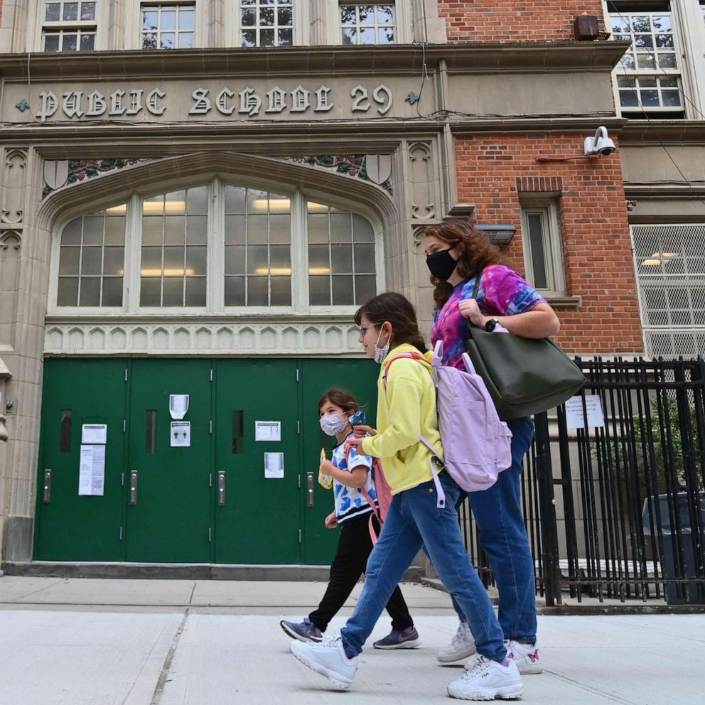 New York City Public Schools Close Perplexing Public Health Experts Educators Parents Students Abc News