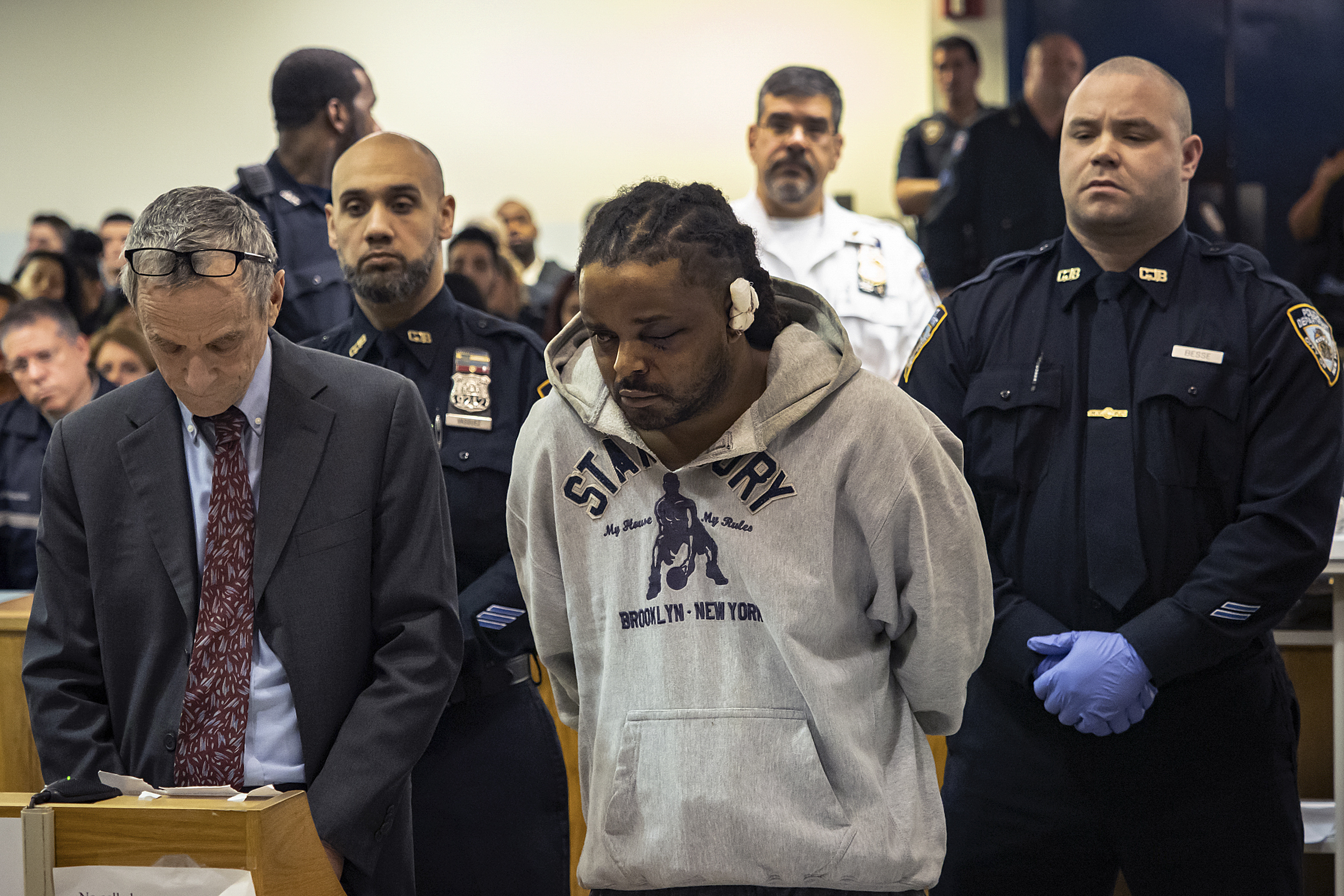 PHOTO: Robert Williams, center, is arraigned in Bronx Criminal, Feb. 10, 2020, in New York.