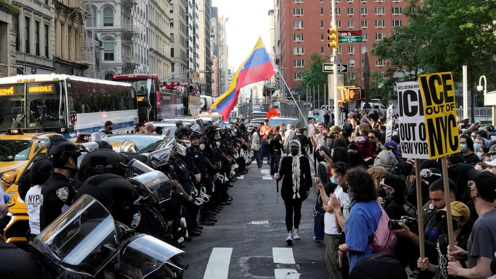 PHOTO: People protest near U.S. immigration court in Manhattan, in New York