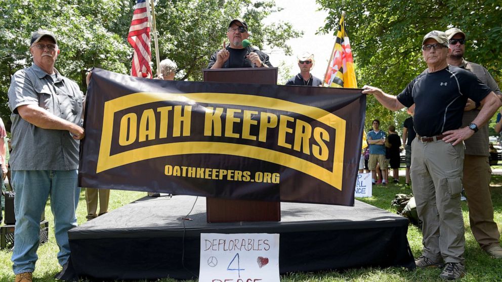 feds-appear-to-home-in-on-oath-keepers-founder-for-alleged-role-in