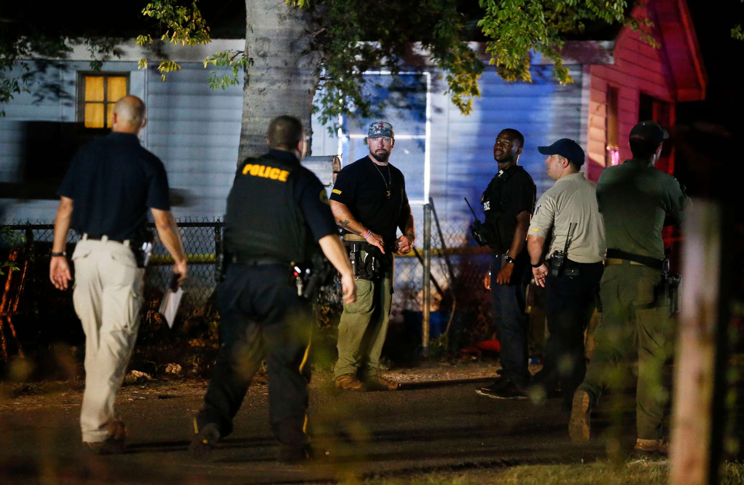 PHOTO: Tuscaloosa Police officers and Tuscaloosa Violent Crimes Unit investigators work at the scene where Tuscaloosa Police Investigator Dornell Cousette, was shot and killed in Tuscaloosa, Ala., Sept. 16, 2019.