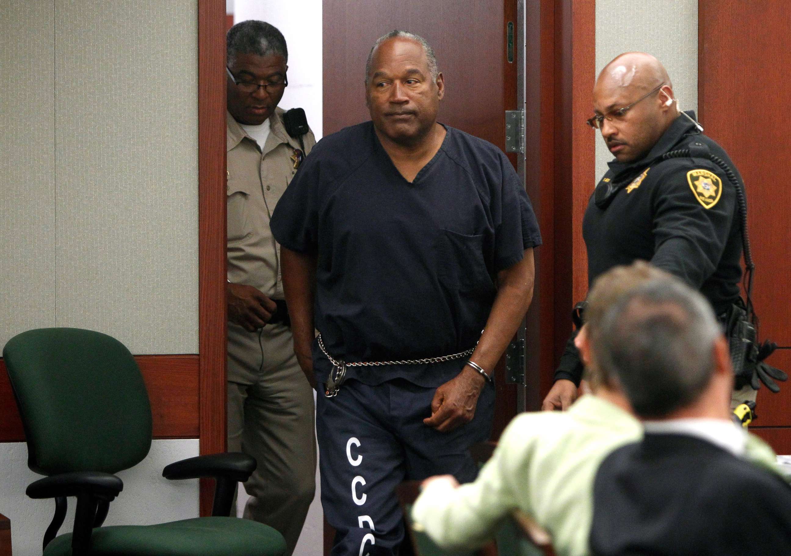 PHOTO: O.J. Simpson arrives at an evidentiary hearing in Clark County District Court, May 16, 2013, in Las Vegas. 