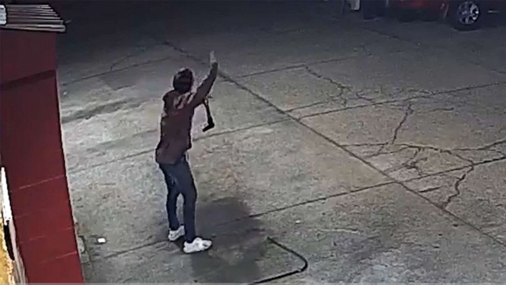 5 officers face manslaughter charges for shooting 15-year-old robbery suspect - Vimarsana News