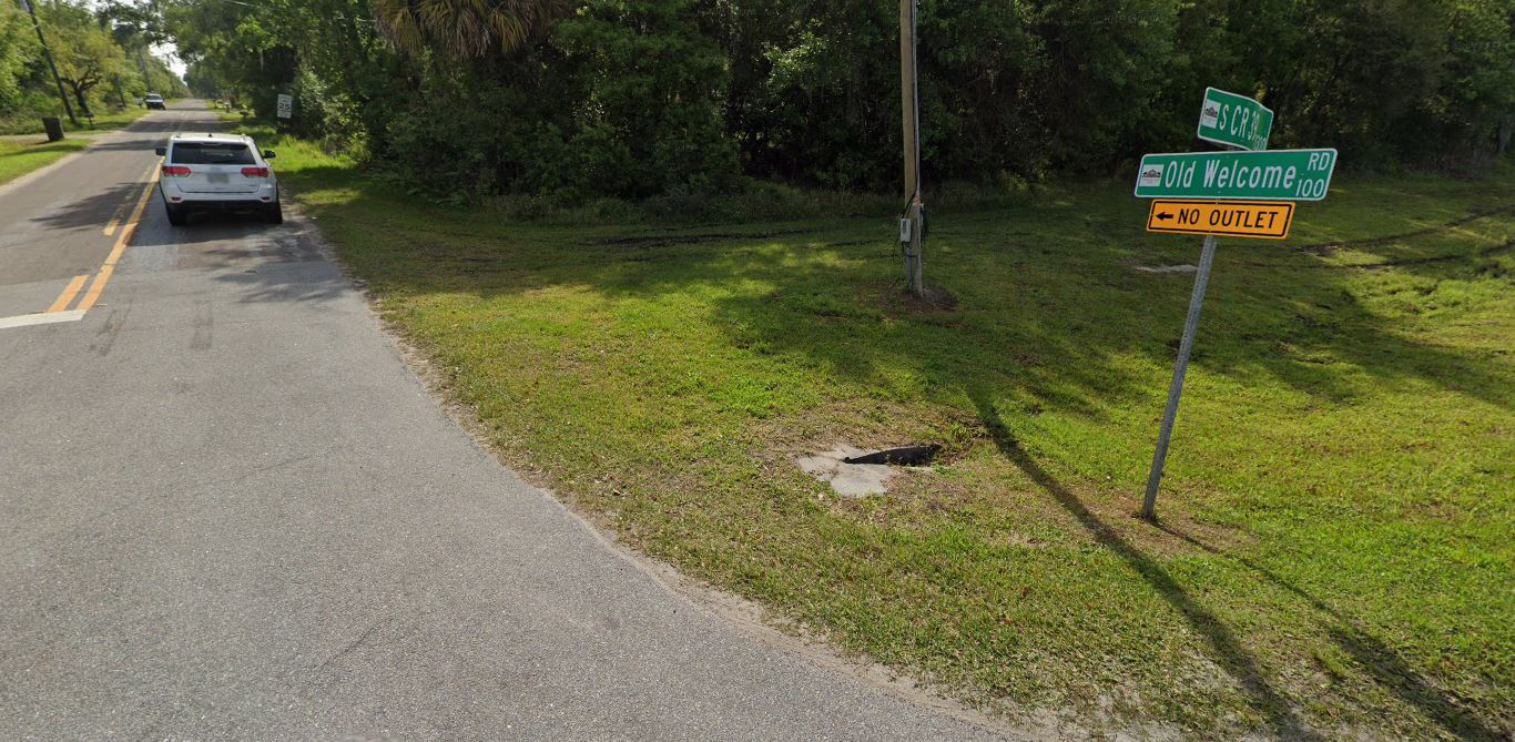 PHOTO: In this undated photo, Old Country Road in Lithia. Fla., is shown.
