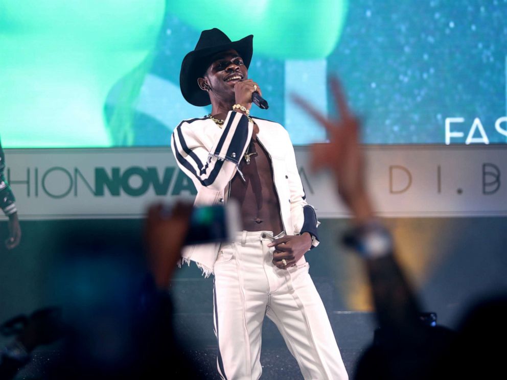 Cant Tell Lil Nas X Nothin How Old Town Road Changed - old town road music code in roblox